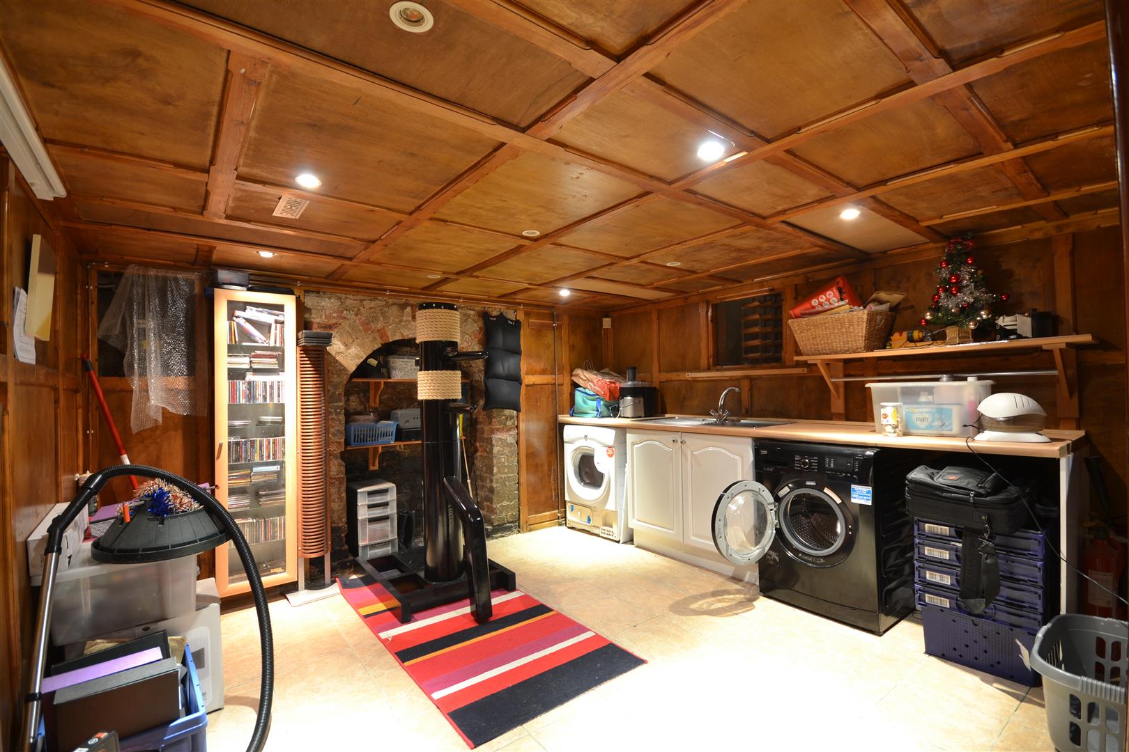 UTILITY ROOM (IN BASEMENT)